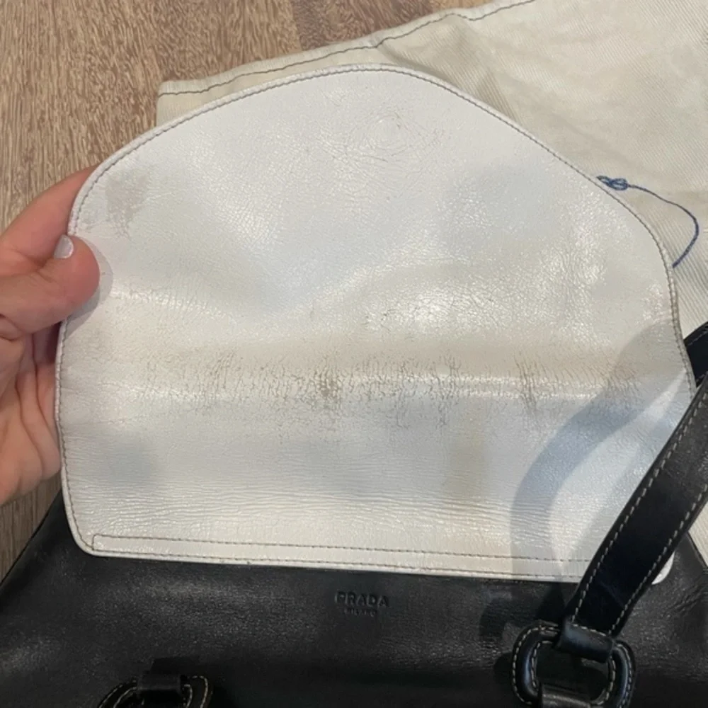 PRADA LEATHER BAG BLACK AND WHITE - Picture 12 of 16